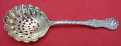Dominick Haff Charles II Sterling Silver Gold Washed Sugar Sifter 6: Dominick Haff Charles II Sterling Silver Gold Washed Sugar Sifter 6 This is a sterling silver sugar sifter in the Charles II pattern by Dominick & Haff. The piece features a gold-washed finish and mea