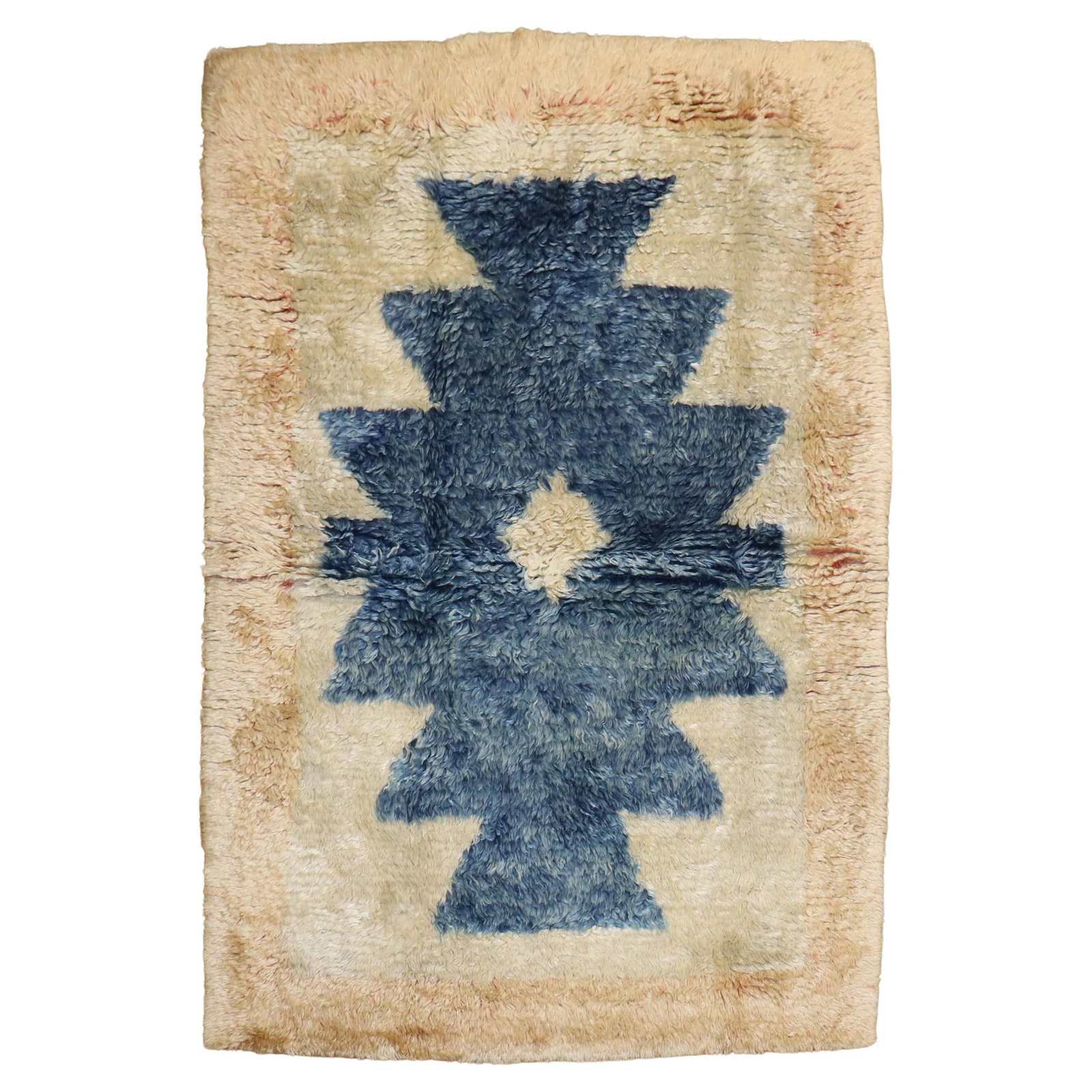Vintage Turkish Tulu Carpet Zabihi Collection 3'10 x 5'5 Hand-Woven Wool Scandinavian Modern: Vintage Turkish Tulu Carpet Zabihi Collection 3'10 x 5'5 Hand-Woven Wool Scandinavian Modern Discover the beauty of this mid-20th century Turkish Tulu carpet, an exquisite piece that embodies Scandina