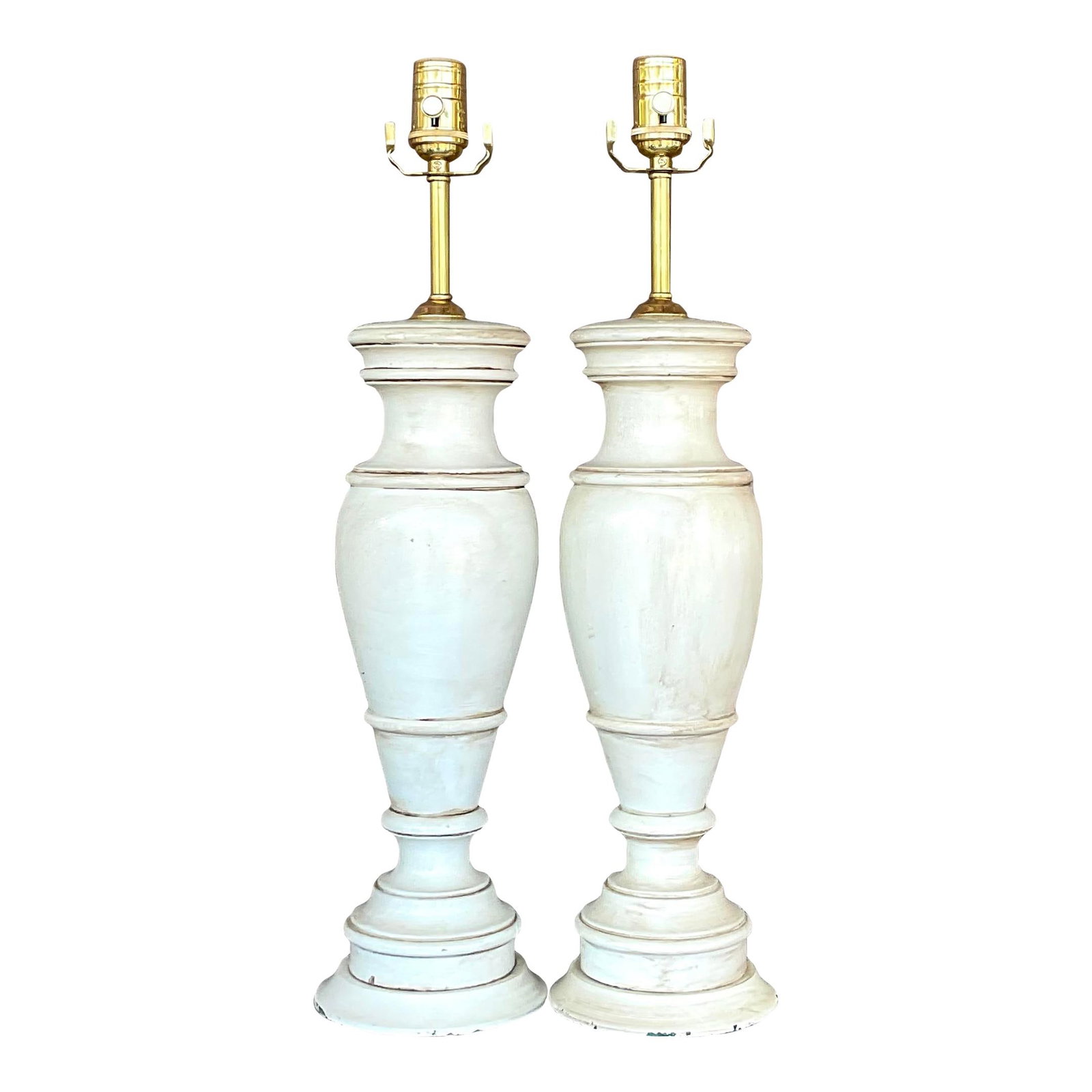 Vintage Boho Turned Wood Lamps Pair with Faux Eggshell Finish: Vintage Boho Turned Wood Lamps Pair with Faux Eggshell Finish This stunning pair of vintage boho lamps features a classic baluster shape crafted from wood with a stylish faux finish. The elegant eggsh