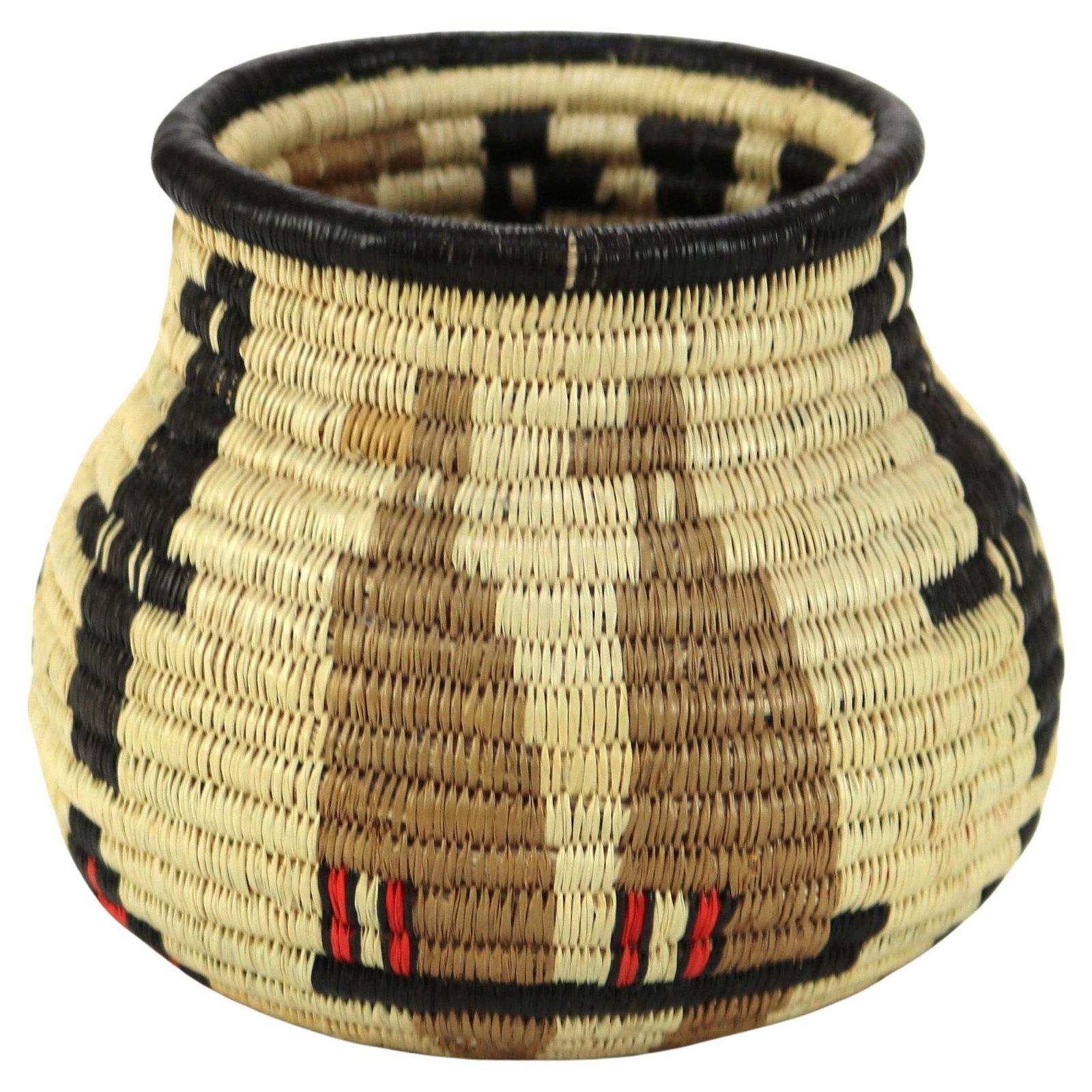 Vintage 20thC Wounaan Embera Woven Reed Basket with Bird Designs: Vintage 20thC Wounaan Embera Woven Reed Basket with Bird Designs This vintage figural woven reed basket is a beautiful example of traditional craftsmanship from the Wounaan and Embera tribes of South 