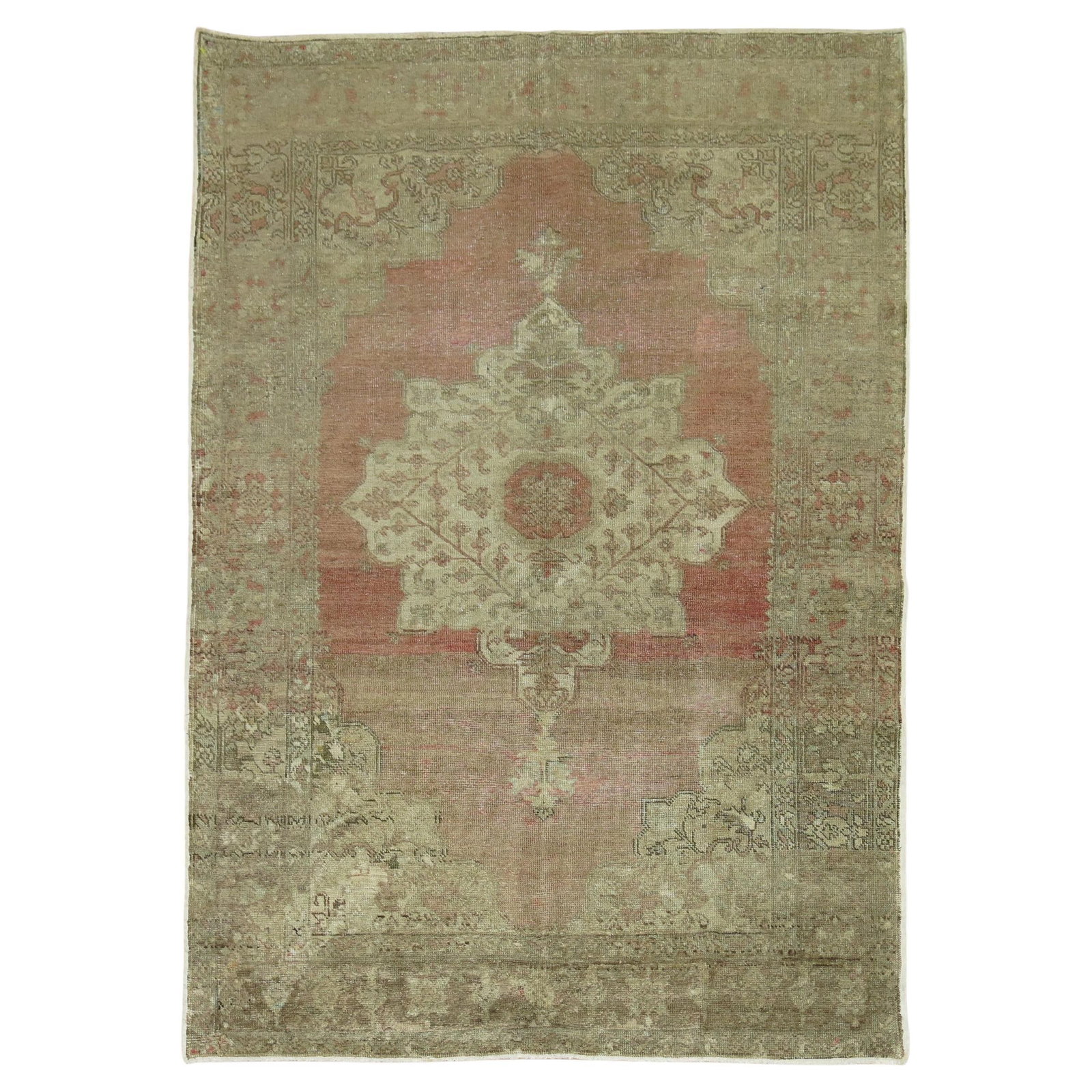 Vintage Soft Pink Turkish Oushak Rug Hand-Knotted Wool 46 x 66: Vintage Soft Pink Turkish Oushak Rug Hand-Knotted Wool 46 x 66 Introducing a stunning vintage Soft Pink Turkish Oushak Rug, an exquisite addition to your home decor. This hand-knotted rug features a c