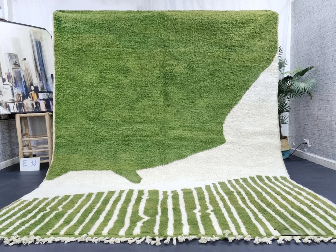 Authentic Handmade Green Wool Rug from Morocco 9.84 x 6.56ft: Authentic Handmade Green Wool Rug from Morocco 9.84 x 6.56ft Discover the beauty of this Elegant Handmade Green Wool Rug, meticulously crafted by skilled local Berber women weavers in the Atlas Mounta