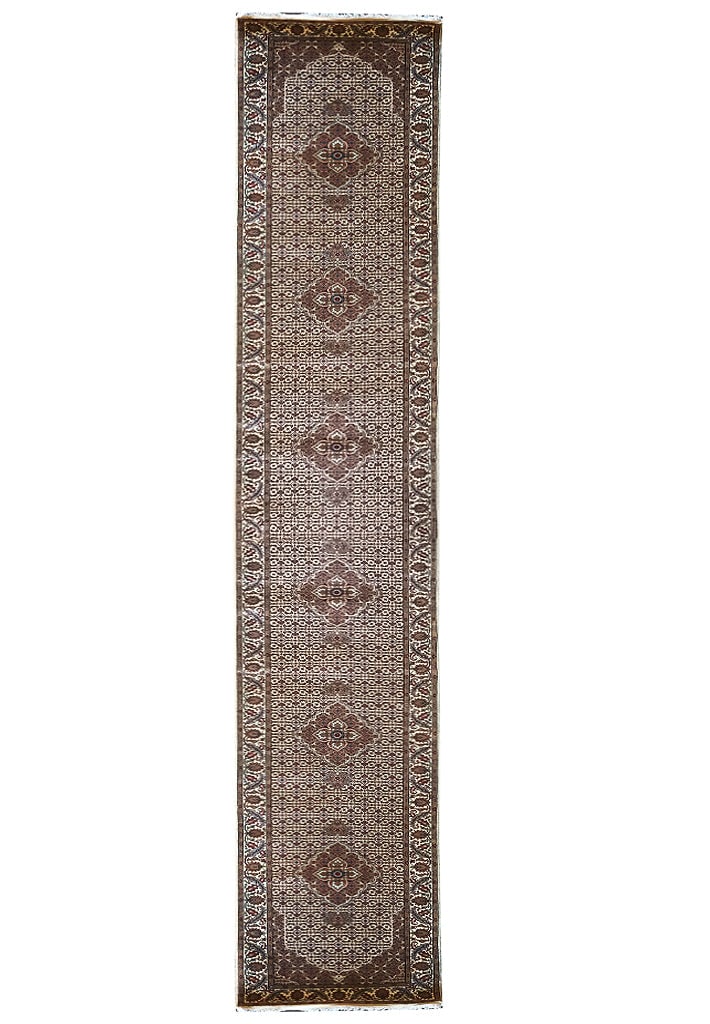 17' Handmade Wool and Silk Mahi Runner Rug 2.7x17.2 ft: 17' Handmade Wool and Silk Mahi Runner Rug 2.7x17.2 ft Free continental US Shipping Introducing the exquisite Handmade Wool and Silk Mahi Rug, a stunning 17-foot long runner that exemplifies craftsman