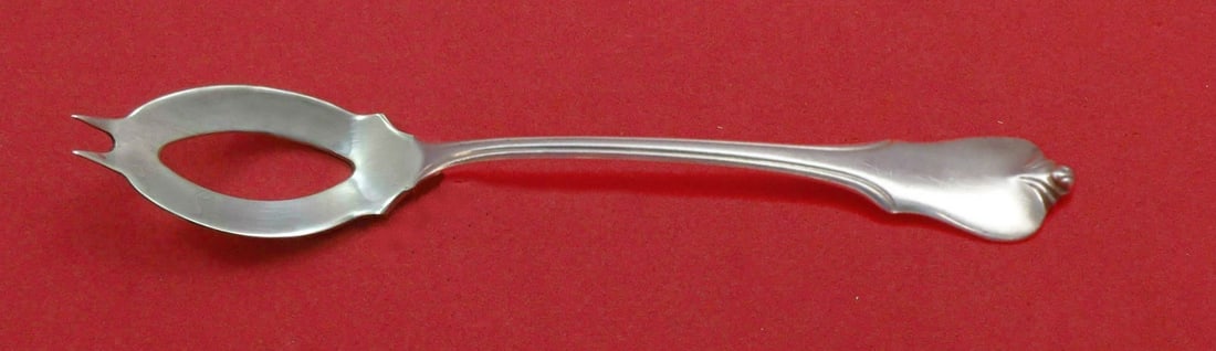 Wallace Grand Colonial Sterling Silver Olive Spoon 6 Inch Custom Made: Wallace Grand Colonial Sterling Silver Olive Spoon 6 Inch Custom Made This exquisite olive spoon is part of the Grand Colonial pattern by Wallace, crafted from high-quality sterling silver. Measuring 