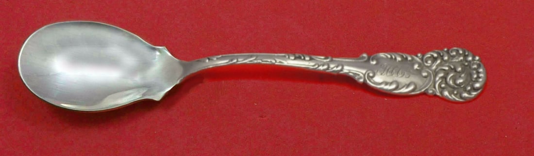 Reed and Barton La Reine Sterling Silver Custom Ice Cream Spoon 5 3/4": Reed and Barton La Reine Sterling Silver Custom Ice Cream Spoon 5 3/4" Experience the elegance of the La Reine pattern with this custom-made Sterling Silver Ice Cream Spoon by Reed and Barton. Measuri