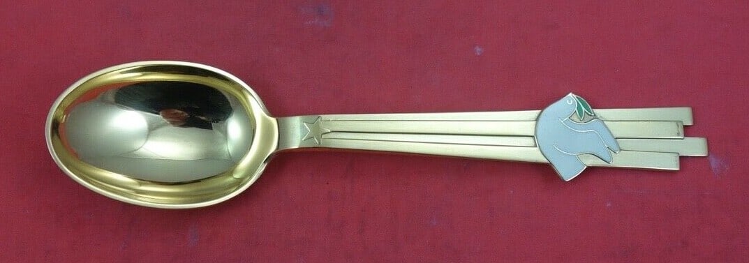 A. Michelsen 1943 Christmas Sterling Silver Teaspoon Dove of Peace: A. Michelsen 1943 Christmas Sterling Silver Teaspoon Dove of Peace This exquisite Christmas-themed teaspoon by A. Michelsen, crafted in 1943, showcases the artistry of Olaf Staehr Nielsen. Made from h