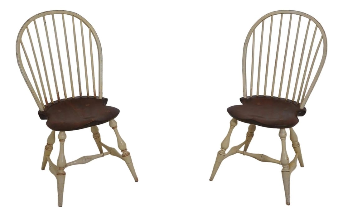 Set of 2 Wood Bow Back Windsor Farmhouse Side Chairs: Set of 2 Wood Bow Back Windsor Farmhouse Side Chairs This pair of vintage two-tone bow back Windsor chairs features a farmhouse style with high-quality construction. The chairs include spindle backs, 