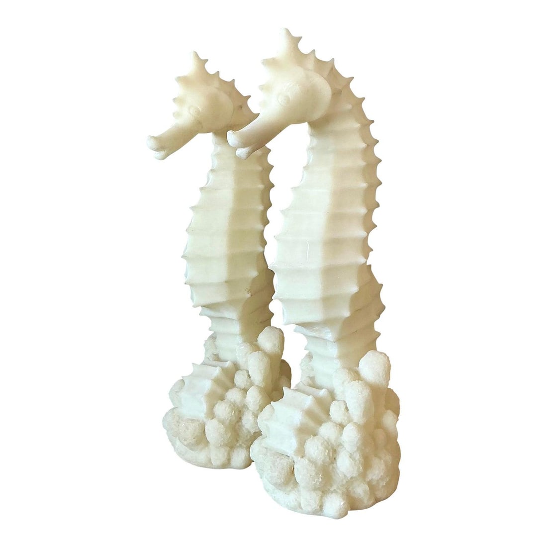 Pair of Vintage Resin Seahorse Table Lamps in Coastal Style: Pair of Vintage Resin Seahorse Table Lamps in Coastal Style This pair of vintage seahorse lamps is crafted from cast resin and features intricately detailed seahorse figures in a coastal style. The la