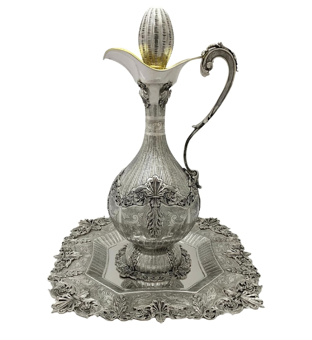 Handmade 925 Sterling Silver Wine Bottle Holder & Tray with Leaf Design: Handmade 925 Sterling Silver Wine Bottle Holder & Tray with Leaf Design This exquisite wine bottle holder and tray set is crafted from fine 925 sterling silver and features stunning handmade leaf appl