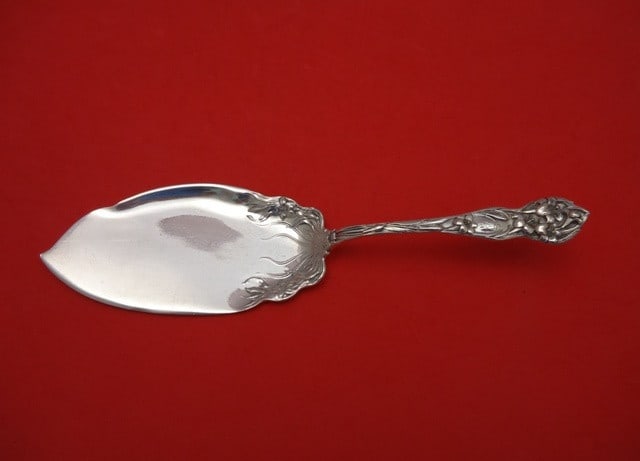 Watson Lily Pattern Sterling Silver Fish Server 9 7/8 Inches: Watson Lily Pattern Sterling Silver Fish Server 9 7/8 Inches This exquisite fish server features a flat handle design and is crafted from high-quality sterling silver. Made by Watson, it showcases the