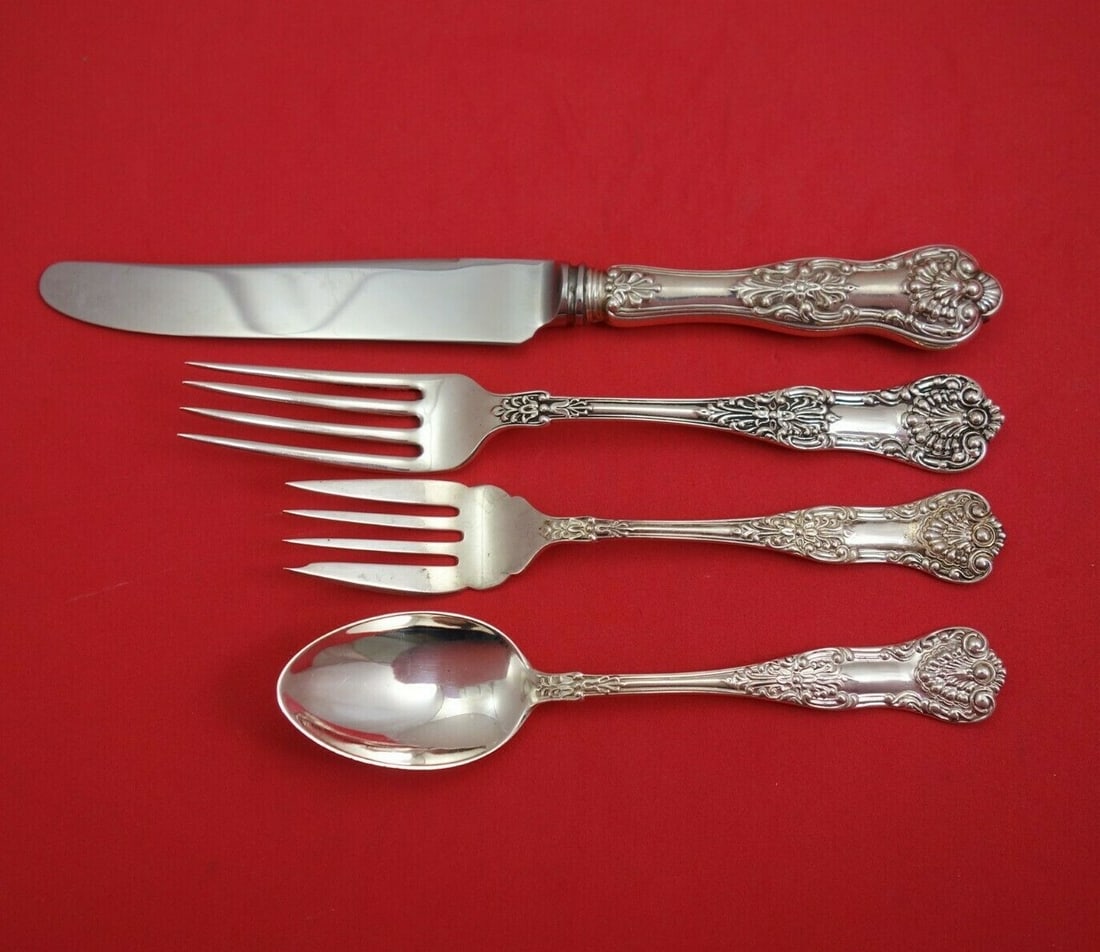 Birks Queens sterling silver 4 piece flatware setting: Birks Queens sterling silver 4 piece flatware setting This is a Birks Queens pattern sterling silver regular size 4-piece place setting, crafted in Canada. The set includes a regular knife, regular fo