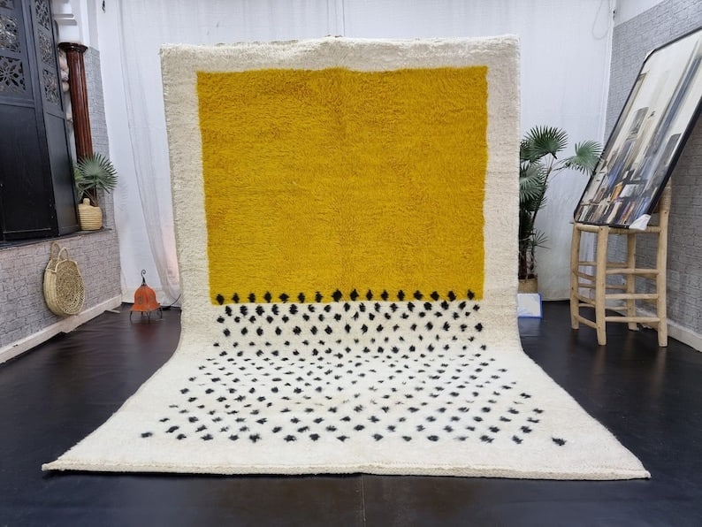 Handmade Moroccan Berber Area Rug White Yellow 100% Wool: Handmade Moroccan Berber Area Rug White Yellow 100% Wool Enhance your living space with this stunning handmade Moroccan Berber area rug, featuring a beautiful combination of soft white and yellow hues