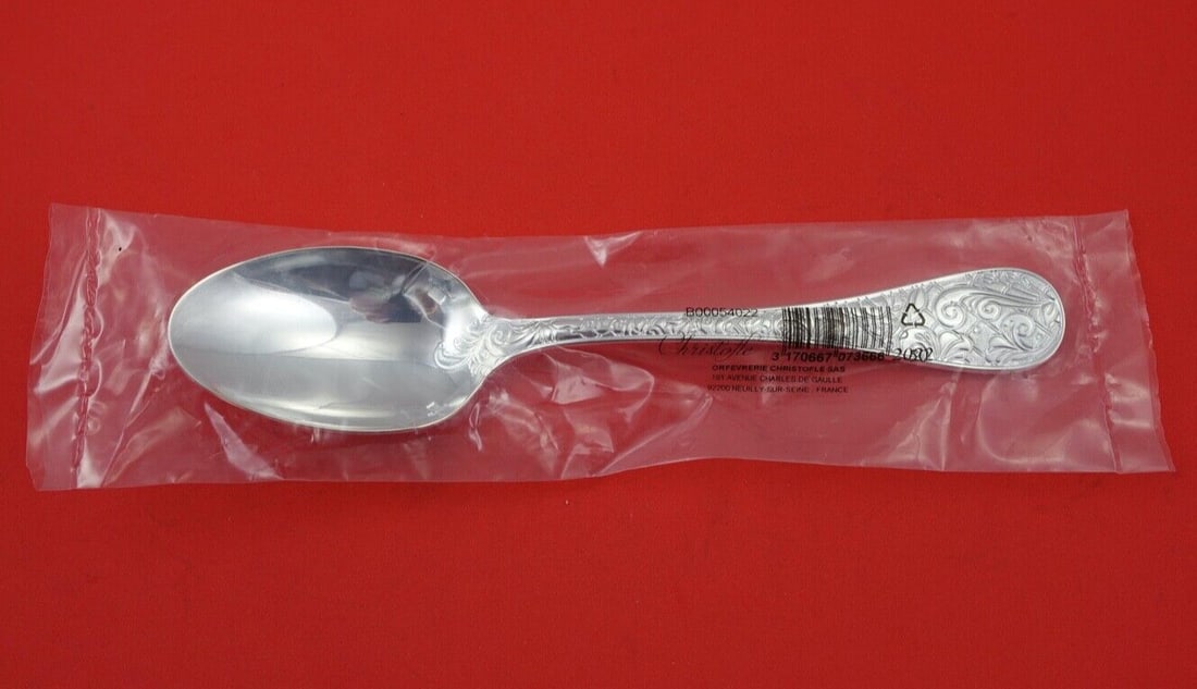 Silverplate Place Soup Spoon Jardin D'Eden Pattern by Christofle France: Silverplate Place Soup Spoon Jardin D'Eden Pattern by Christofle France This is a Christofle Jardin D' Eden place soup spoon crafted from silverplate. Made in France, it features the renowned quality 
