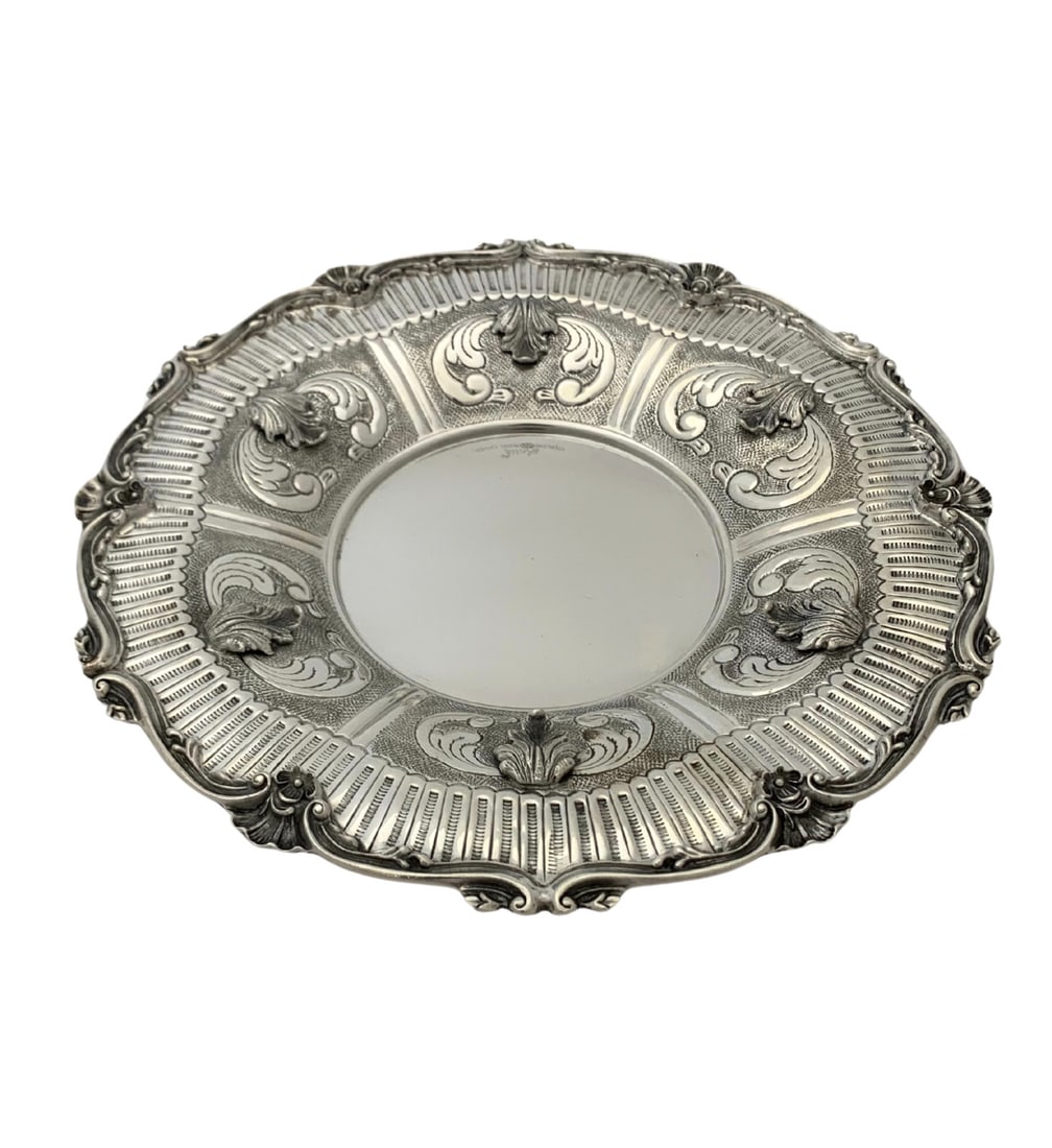 Handmade 925 Sterling Silver Round Tray with Swirl Leaf Design: Handmade 925 Sterling Silver Round Tray with Swirl Leaf Design This exquisite round tray is crafted from fine 925 sterling silver and features intricate handmade swirl leaf applique designs. The tray 