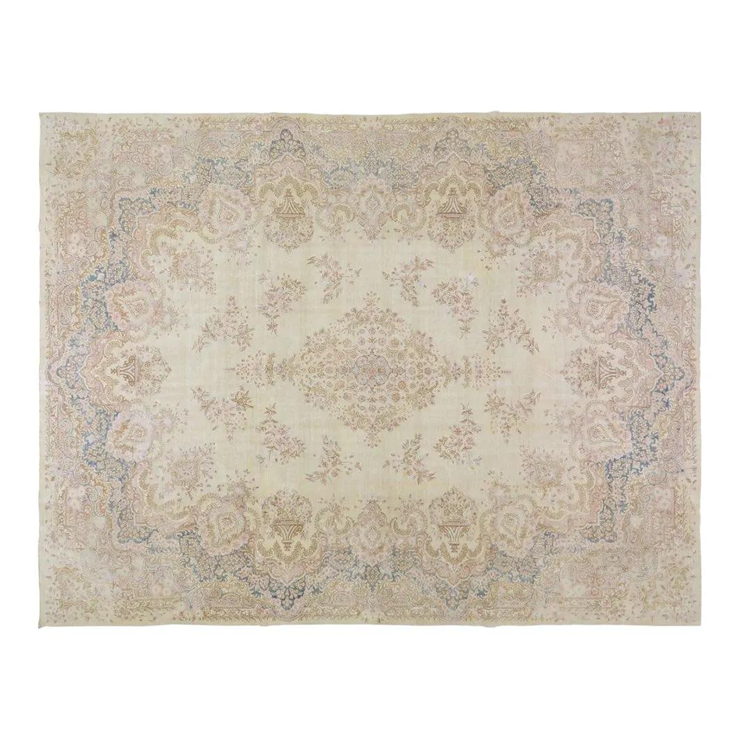 Turkish Anatolian Wool Hand Knotted Rug 8'8x11'7: Turkish Anatolian Wool Hand Knotted Rug 8'8x11'7 This vintage Turkish Anatolian rug is hand-knotted from high-quality wool using traditional techniques. Its design harmoniously blends classic artistry
