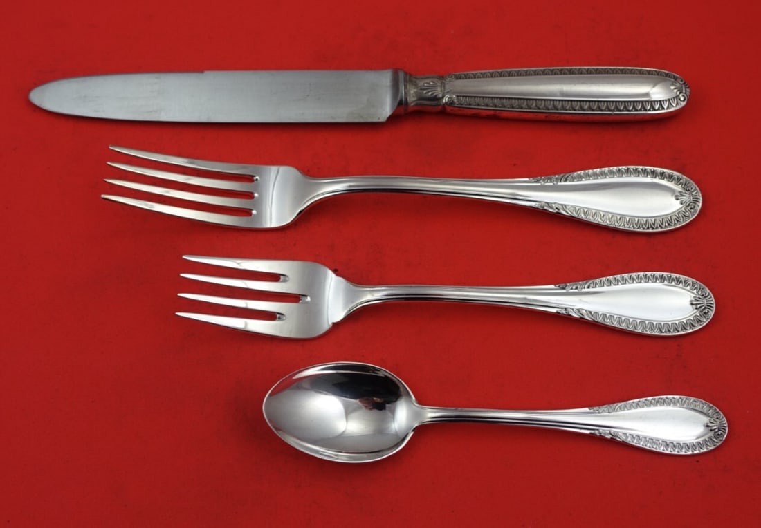 Schiavon Impero Sterling Silver 4-Piece Dinner Place Setting: Schiavon Impero Sterling Silver 4-Piece Dinner Place Setting Enhance your dining experience with the elegant Impero by Schiavon Sterling Silver Dinner Size Place Setting. This 4-piece set includes a d
