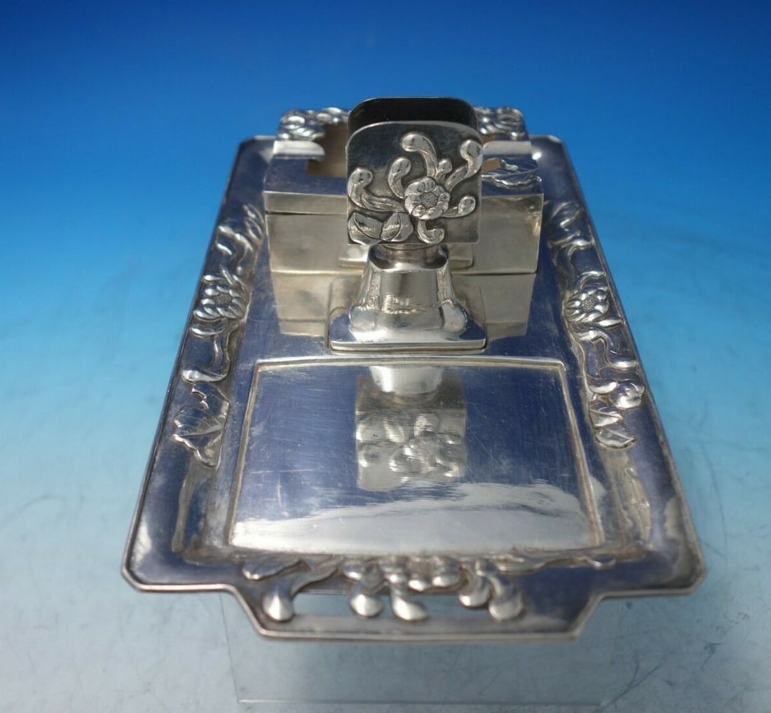 Japanese Sterling Silver 3pc Smoking Set with Floral Design: Japanese Sterling Silver 3pc Smoking Set with Floral Design Discover a remarkable Japanese Sterling Silver Smoking Set, featuring an exquisite design with applied leaves and flowers. This three-piece 