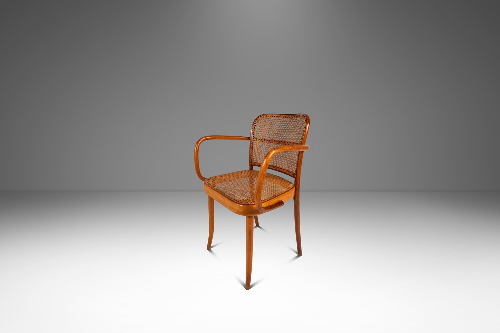 Stendig Prague Model 811 walnut bentwood armchair (1 of 18)