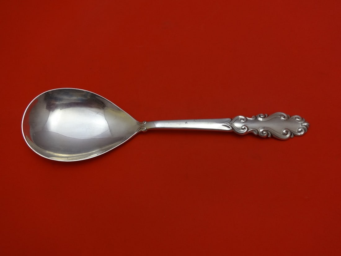 Towle Esplanade Sterling Silver Casserole Berry Serving Spoon 9.5": Towle Esplanade Sterling Silver Casserole Berry Serving Spoon 9.5" This stunning serving spoon from the Esplanade pattern by Towle is crafted from high-quality sterling silver. Measuring 9 1/2 inches,