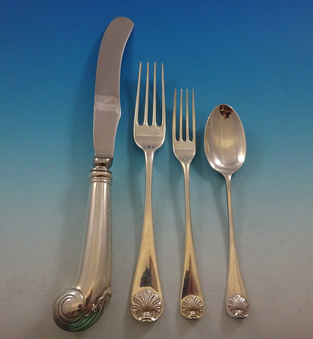 Stieff Williamsburg Shell Sterling Silver Flatware Set 28 Pieces with Towle Caddy: Stieff Williamsburg Shell Sterling Silver Flatware Set 28 Pieces with Towle Caddy Elevate your dining experience with the Williamsburg Shell Sterling Silver Flatware Set by Stieff, featuring an elegan
