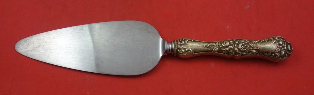 Shiebler American Beauty Sterling Silver Cake Server 10 1/2 Inch: Shiebler American Beauty Sterling Silver Cake Server 10 1/2 Inch Presenting the exquisite American Beauty Cake Server by Shiebler, crafted from high-quality sterling silver. This stunning piece featur