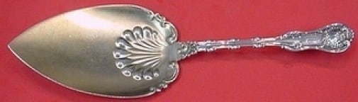 Whiting Imperial Queen Sterling Silver Gold Washed Pie Server 9 Inch: Whiting Imperial Queen Sterling Silver Gold Washed Pie Server 9 Inch This exquisite pie server, part of the Imperial Queen pattern by Whiting, showcases a flat handle crafted from all sterling silver 