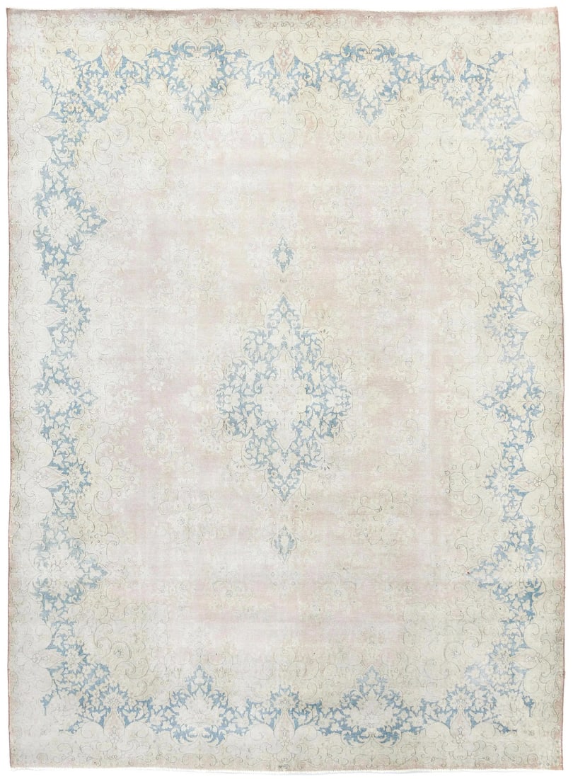 Antique Floral Oriental Area Rug 10 x 13 ft Handmade Wool Vintage: Antique Floral Oriental Area Rug 10 x 13 ft Handmade Wool Vintage Enhance your living space with this exquisite Antique Muted Floral Distressed Vintage Oriental Rug, measuring 9'9" x 13'6". This hand-