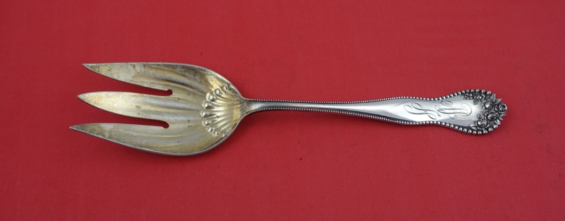 Gorham Lancaster Sterling Silver Salad Serving Fork 8 3/4": Gorham Lancaster Sterling Silver Salad Serving Fork 8 3/4" This elegant salad serving fork is crafted from sterling silver in the classic Lancaster pattern by Gorham. Measuring 8 3/4 inches, it featur