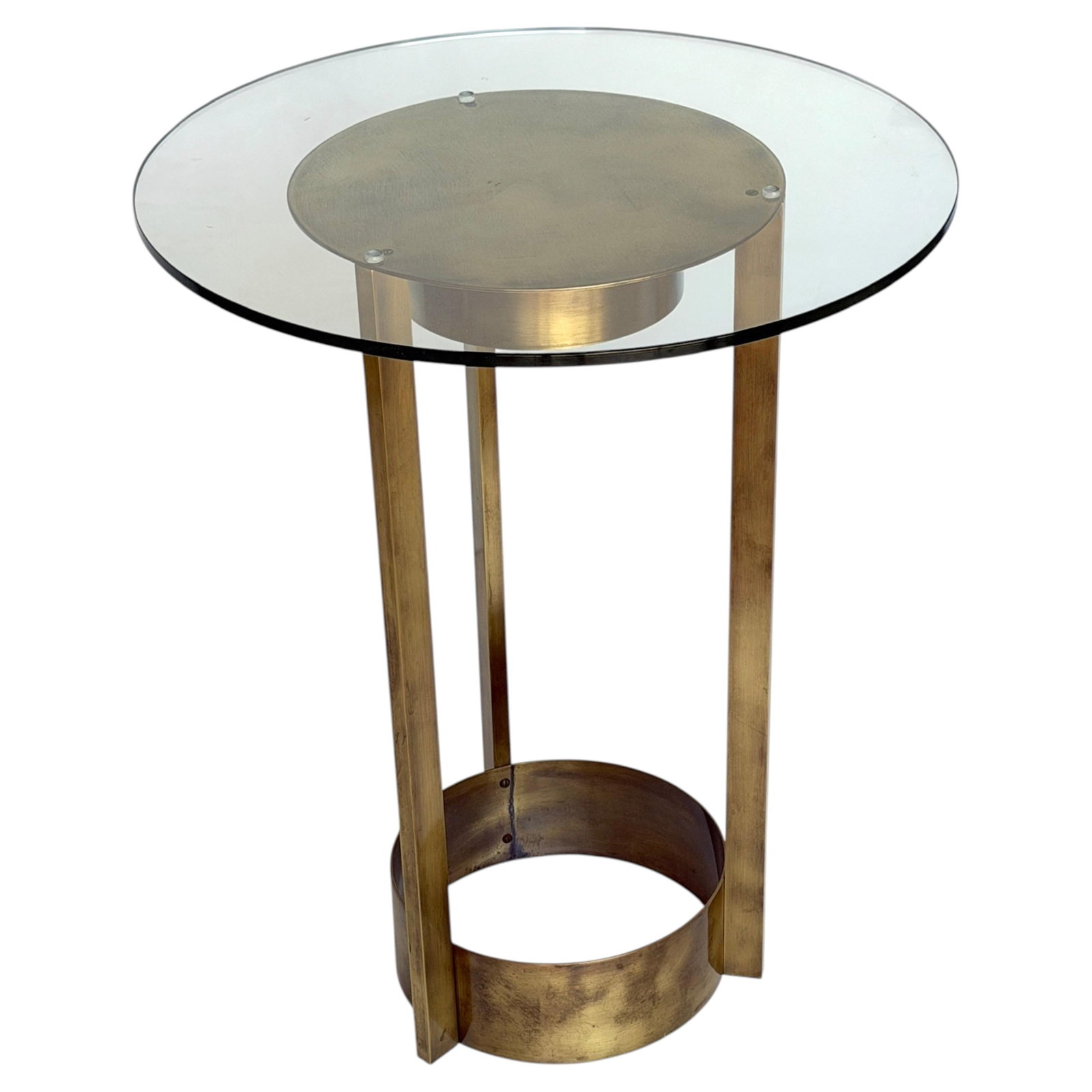 Illuminated Brass Glass Occasional Table Fontana Arte Italy 1960s: Illuminated Brass Glass Occasional Table Fontana Arte Italy 1960s This illuminated side table, attributed to Fontana Arte and crafted in Italy during the 1960s, showcases a refined Mid-Century Modern 