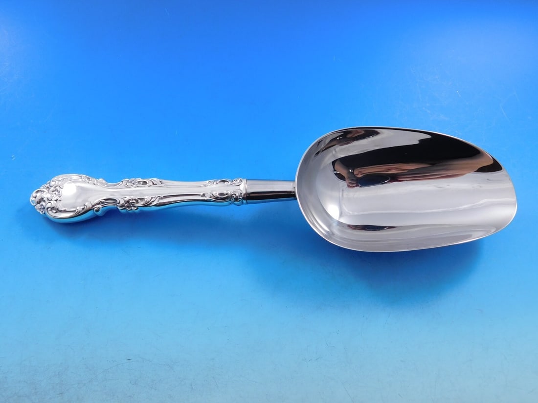 Gorham Melrose Sterling Silver Ice Scoop Custom Made 9 5/8 inches: Gorham Melrose Sterling Silver Ice Scoop Custom Made 9 5/8 inches Introducing the Melrose Ice Scoop by Gorham, a stunning serving piece crafted from sterling silver. This custom-made ice scoop feature