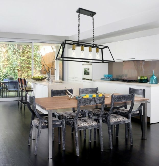 Resolute 4-Light Farmhouse Brass Black Pendant Chandelier: Resolute 4-Light Farmhouse Brass Black Pendant Chandelier This farmhouse-style chandelier features a modern brass and black finish, designed for versatile use in dining rooms, kitchens, living rooms, 