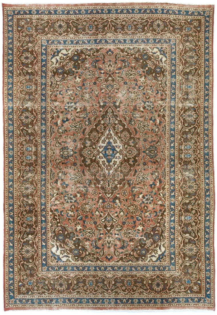 Vintage Hand-Knotted Wool Oriental Rug 6'4 x 9'2 Floral Design: Vintage Hand-Knotted Wool Oriental Rug 6'4 x 9'2 Floral Design Enhance your living space with this stunning 6'4" x 9'2" vintage wool Oriental rug. Featuring a beautiful floral pattern in muted colors 