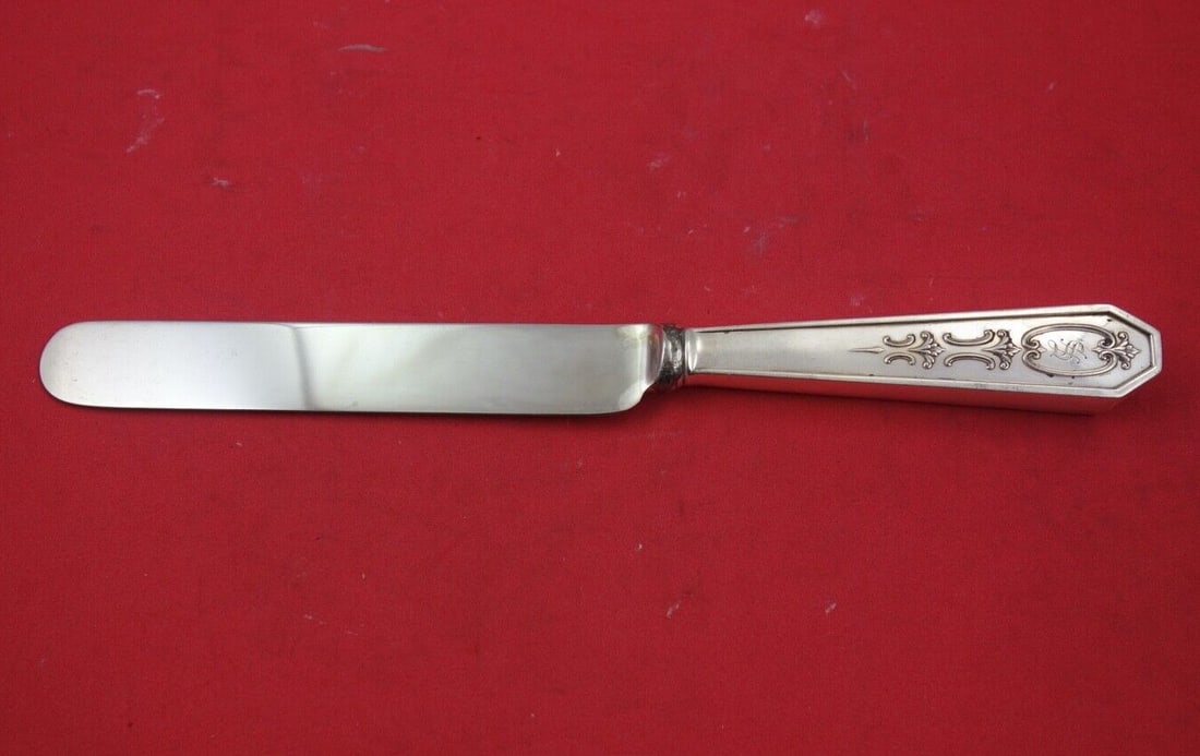 Frank Smith Vergennes Sterling Silver Dinner Knife Blunt Blade 9 5/8": Frank Smith Vergennes Sterling Silver Dinner Knife Blunt Blade 9 5/8" This exquisite dinner knife is part of the Vergennes pattern by Frank Smith, crafted in sterling silver. It features a hollow hand
