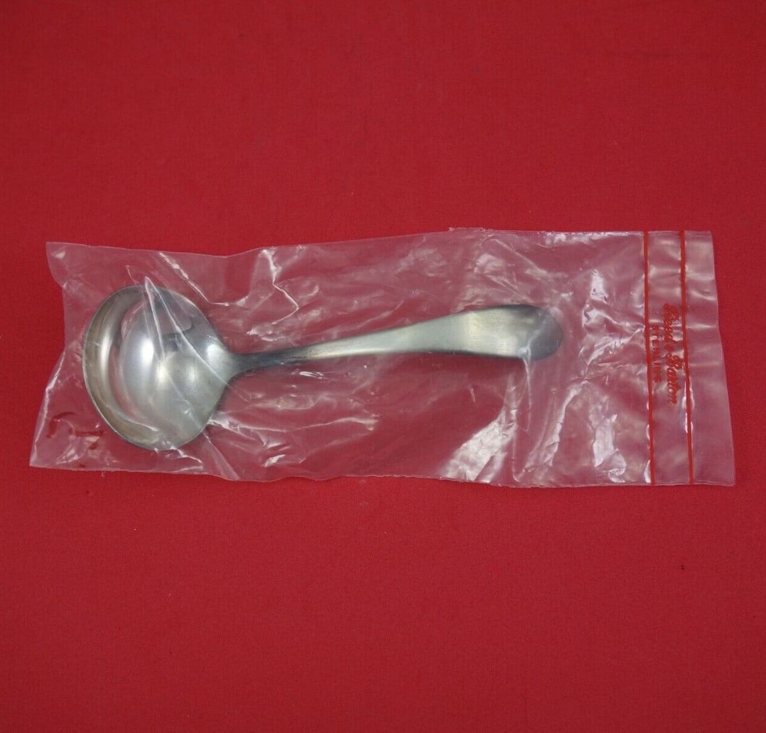Dominick & Haff Pointed Antique Sterling Silver Sauce Ladle 5 3/8 in: Dominick & Haff Pointed Antique Sterling Silver Sauce Ladle 5 3/8 in This exquisite sauce ladle from the Pointed Antique pattern by Dominick & Haff is crafted from high-quality sterling silver. Measur
