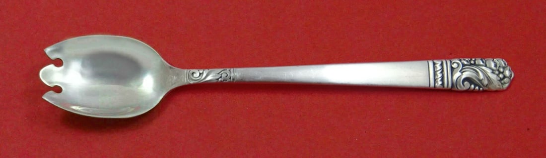 Heirloom Oneida Mansion House Sterling Silver Dessert Fork 6 1/8 Custom Made: Heirloom Oneida Mansion House Sterling Silver Dessert Fork 6 1/8 Custom Made Indulge in the elegance of the Mansion House pattern with this exquisite dessert fork by Heirloom Oneida. Crafted from high