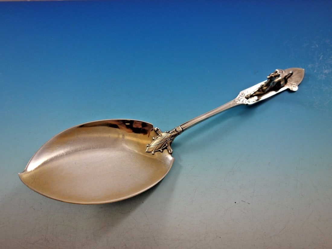 Gorham Hound Sterling Silver Ice Cream Server 9 3/4" Figural Design: Gorham Hound Sterling Silver Ice Cream Server 9 3/4" Figural Design This exquisite ice cream server, crafted by Gorham, showcases the Hound pattern and features a beautifully detailed realistic hound 