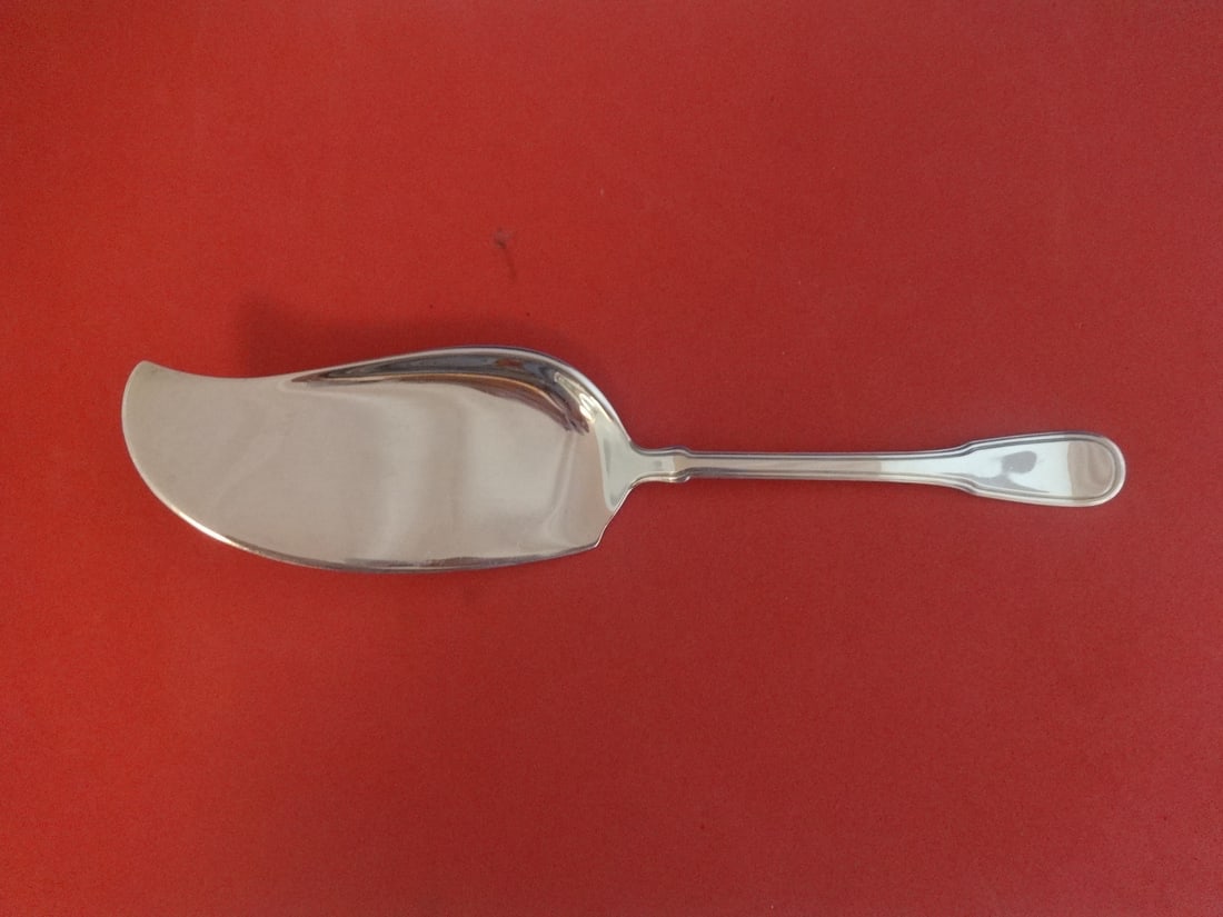 Tiffany & Co. Hamilton Gramercy Sterling Silver Fish Server 11 3/8": Tiffany & Co. Hamilton Gramercy Sterling Silver Fish Server 11 3/8" Beautifully crafted in the Hamilton aka Gramercy pattern by Tiffany & Co., this sterling silver fish server features a flat handle a