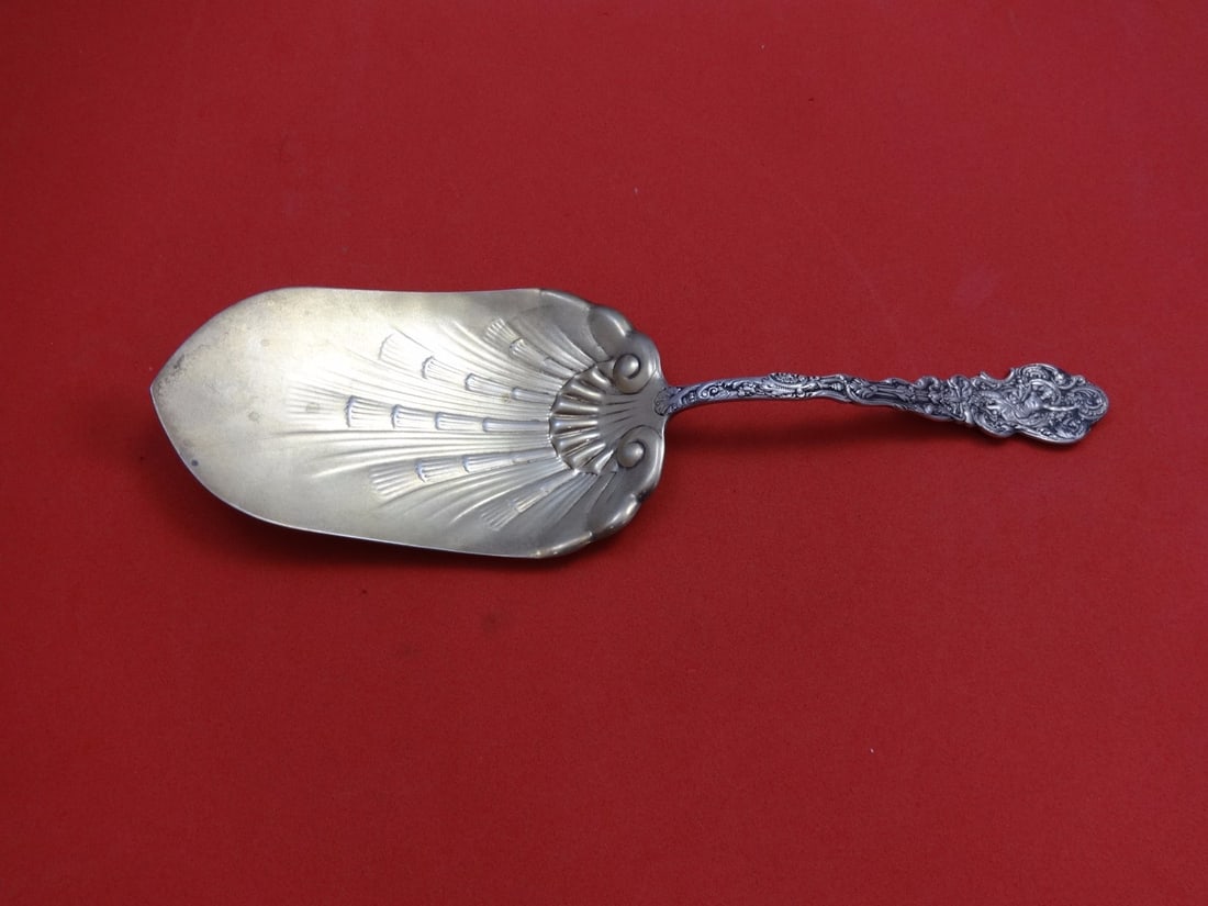 Gorham Versailles Sterling Silver Gold Washed Pie Server 9 3/8": Gorham Versailles Sterling Silver Gold Washed Pie Server 9 3/8" This exquisite pie server from the Versailles pattern by Gorham is crafted from high-quality sterling silver and features a beautiful go