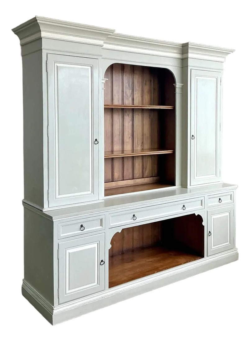 Vintage Regency Painted China Cabinet in Oyster Gray: Vintage Regency Painted China Cabinet in Oyster Gray Transform your living space with this elegant Vintage Regency Painted China Cabinet, a stunning fusion of classical style and practical design. Fin
