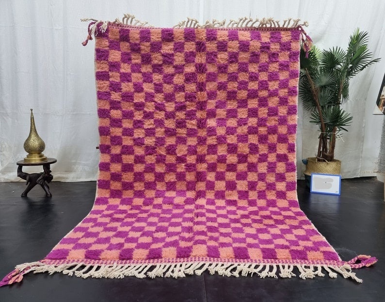 Handwoven Pink Chess Rug 100% Wool Moroccan Berber Design 9.84 x 6.56 Feet: Handwoven Pink Chess Rug 100% Wool Moroccan Berber Design 9.84 x 6.56 Feet Transform your space with this stunning handwoven chess rug, featuring an eye-catching design of pink and orange squares. Cra