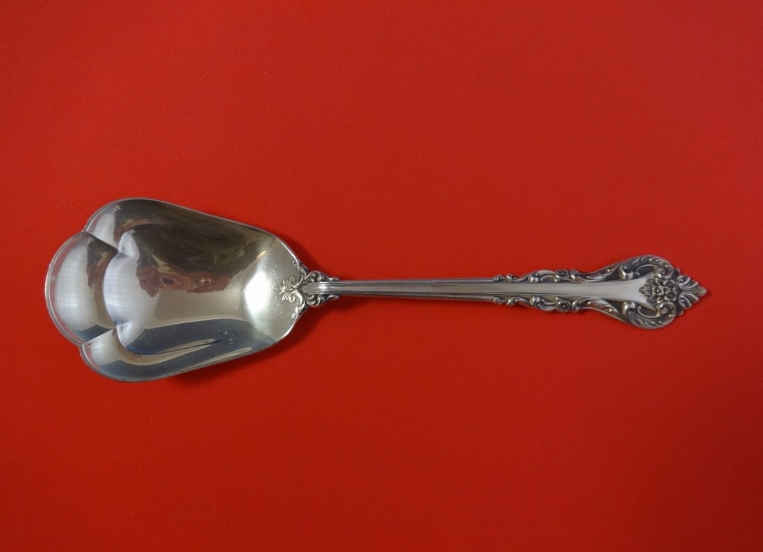 International Sterling Silver Masterpiece Berry Spoon 8 3/4 Inch: International Sterling Silver Masterpiece Berry Spoon 8 3/4 Inch This exquisite berry spoon from the Masterpiece pattern by International Sterling is crafted entirely from sterling silver, ensuring bo