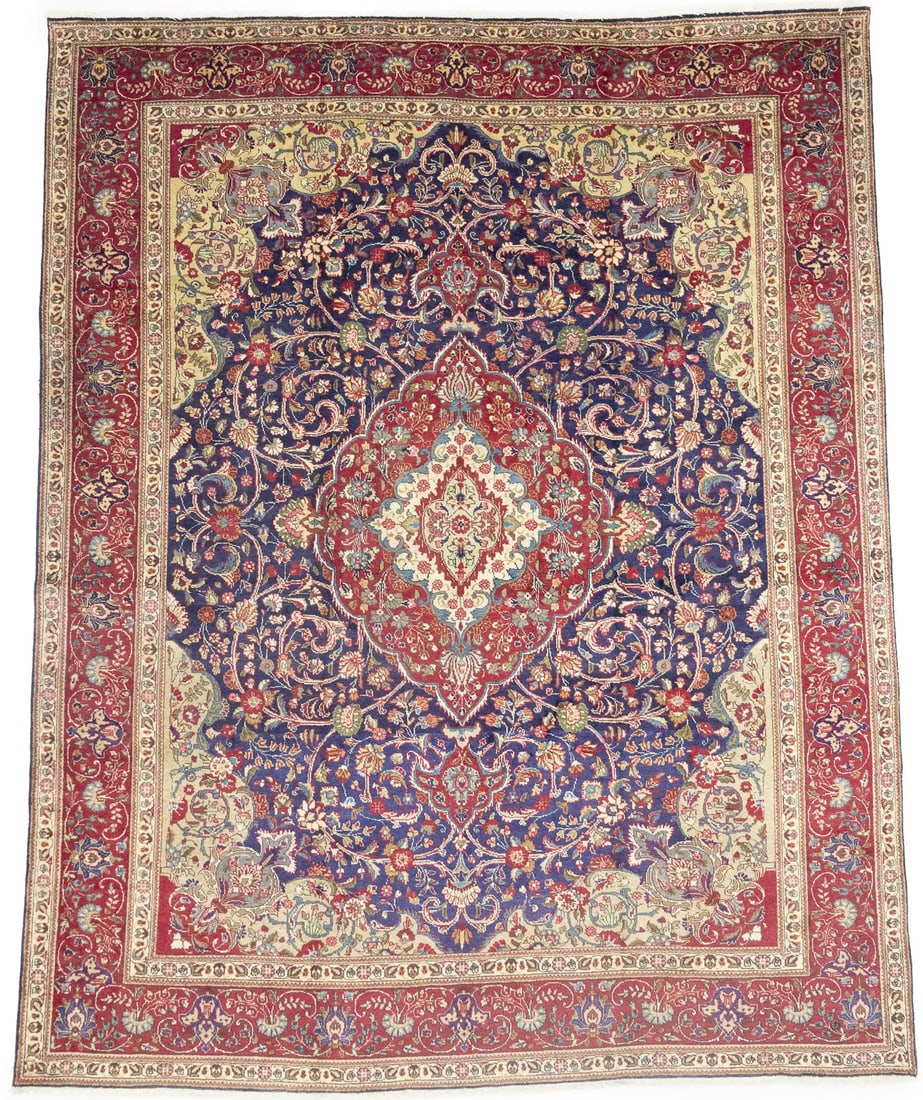 Handmade Wool Oriental Floral Rug 10'0 X 12'5 Semi Antique: Handmade Wool Oriental Floral Rug 10'0 X 12'5 Semi Antique This semi-antique handmade area rug features a traditional floral pattern with a vintage aesthetic. Crafted in the 1960s using hand-knotted w