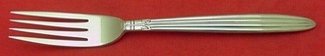 Reed & Barton Jubilee Sterling Silver Dinner Fork 8 Inch: Reed & Barton Jubilee Sterling Silver Dinner Fork 8 Inch This exquisite dinner fork from the Jubilee pattern by Reed & Barton is crafted from high-quality sterling silver. Measuring 8 inches in length