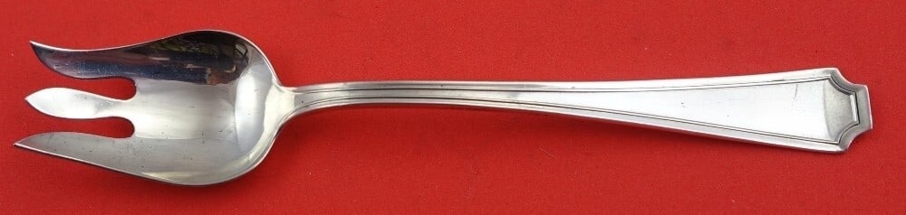Durgin-Gorham Fairfax Sterling Silver Ice Cream Fork Custom 5 3/8": Durgin-Gorham Fairfax Sterling Silver Ice Cream Fork Custom 5 3/8" Introducing the Fairfax by Durgin-Gorham Sterling Silver Ice Cream Fork, a custom-made piece measuring 5 3/8 inches. This exquisite f