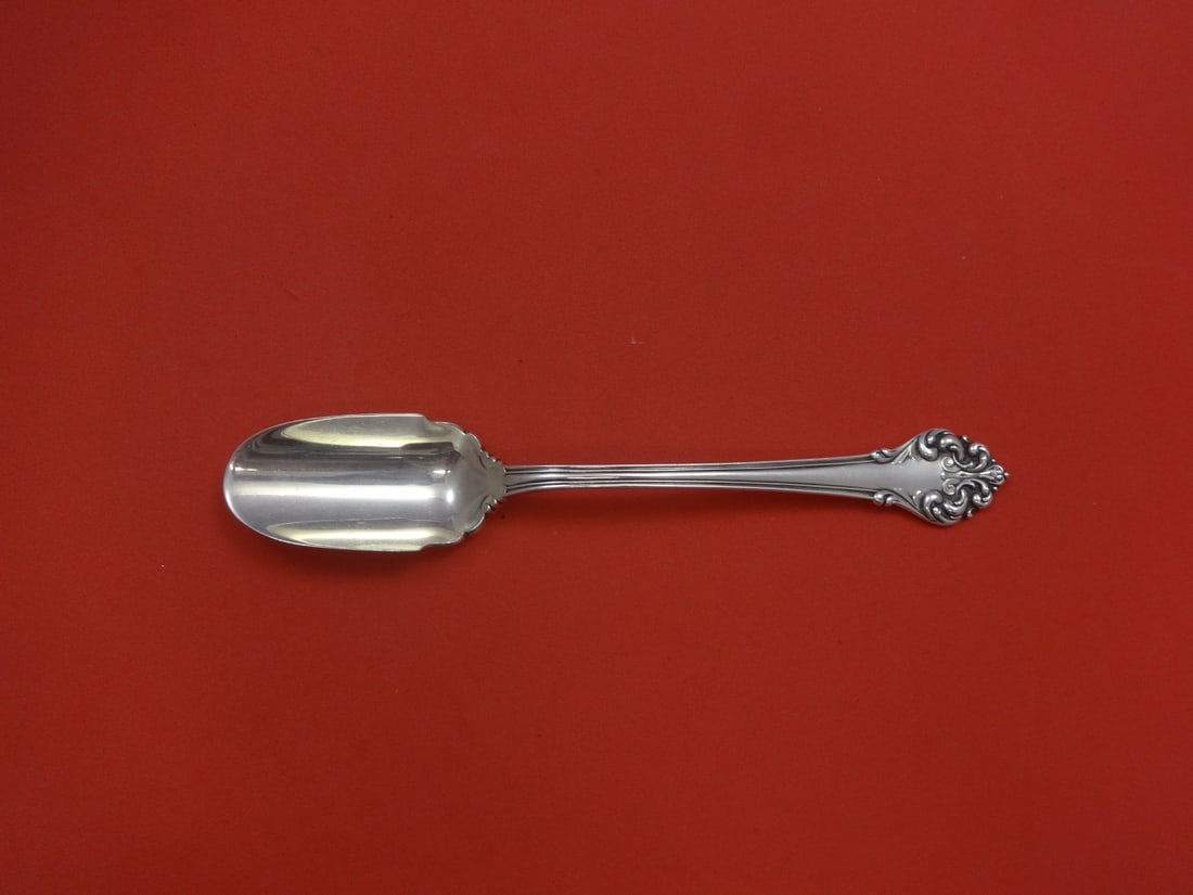 Reed and Barton Elegante Sterling Silver Cheese Scoop 8 1/4: Reed and Barton Elegante Sterling Silver Cheese Scoop 8 1/4 This elegant cheese scoop by Reed and Barton showcases the exquisite craftsmanship of sterling silver. Measuring 8 1/4" in length, it featur