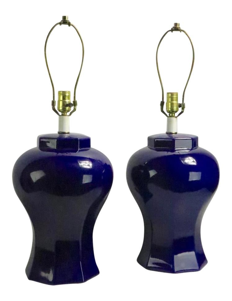 Chic Vintage Cobalt Blue Ceramic Table Lamps Pair 1970s: Chic Vintage Cobalt Blue Ceramic Table Lamps Pair 1970s This stylish and chic pair of vintage cobalt blue ceramic table lamps, dating back to the 1970s, will add a touch of elegance to any space. They