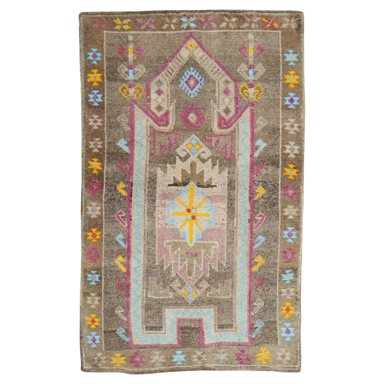 Mid-Century Turkish Hand-Knotted Prayer Rug Unique Design 32x50: Mid-Century Turkish Hand-Knotted Prayer Rug Unique Design 32x50 Discover the beauty of this one-of-a-kind vintage Turkish prayer rug, showcasing a captivating tribal design in a rich chocolate brown h