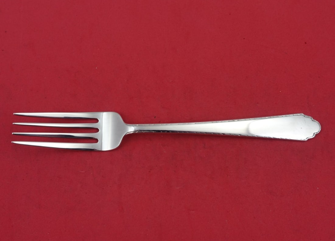 Lunt William and Mary Sterling Silver Fork 7.5 Inches Flatware: Lunt William and Mary Sterling Silver Fork 7.5 Inches Flatware This exquisite place size fork is part of the William and Mary pattern by Lunt, crafted from high-quality sterling silver (.925). Measuri