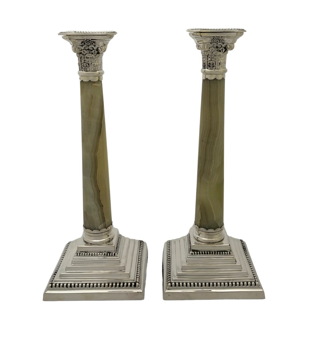 Thomas Woolley Sterling Silver Column Candlestick 13 Inch: Thomas Woolley Sterling Silver Column Candlestick 13 Inch This antique candlestick by Thomas Woolley of Birmingham is crafted from 925 sterling silver and agate. Dating to circa 1905, it features a ha