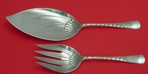 Gorham Colonial Sterling Silver Fish Set 2pc Server 11in Fork 8.75in: Gorham Colonial Sterling Silver Fish Set 2pc Server 11in Fork 8.75in This exquisite 2-piece fish set from Gorham features a server measuring 11 inches and a fork measuring 8 3/4 inches, both crafted i